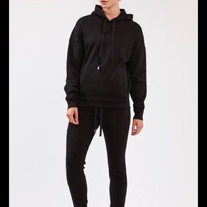 Alo Yoga Sweatshirt